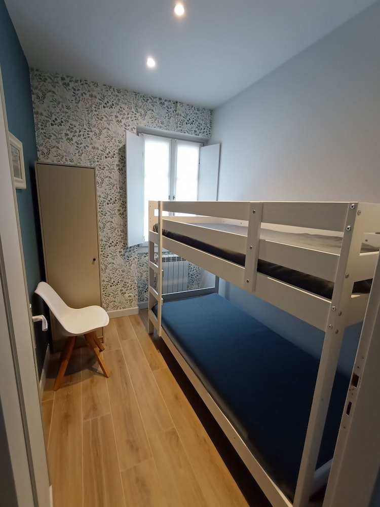 3 Bedrooms, Deluxe, Apartment, 1 Double and 4 Single Beds