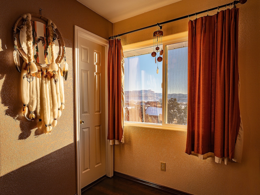 Bryce Trails Bed and Breakfast، سيدار سيتي 50/50