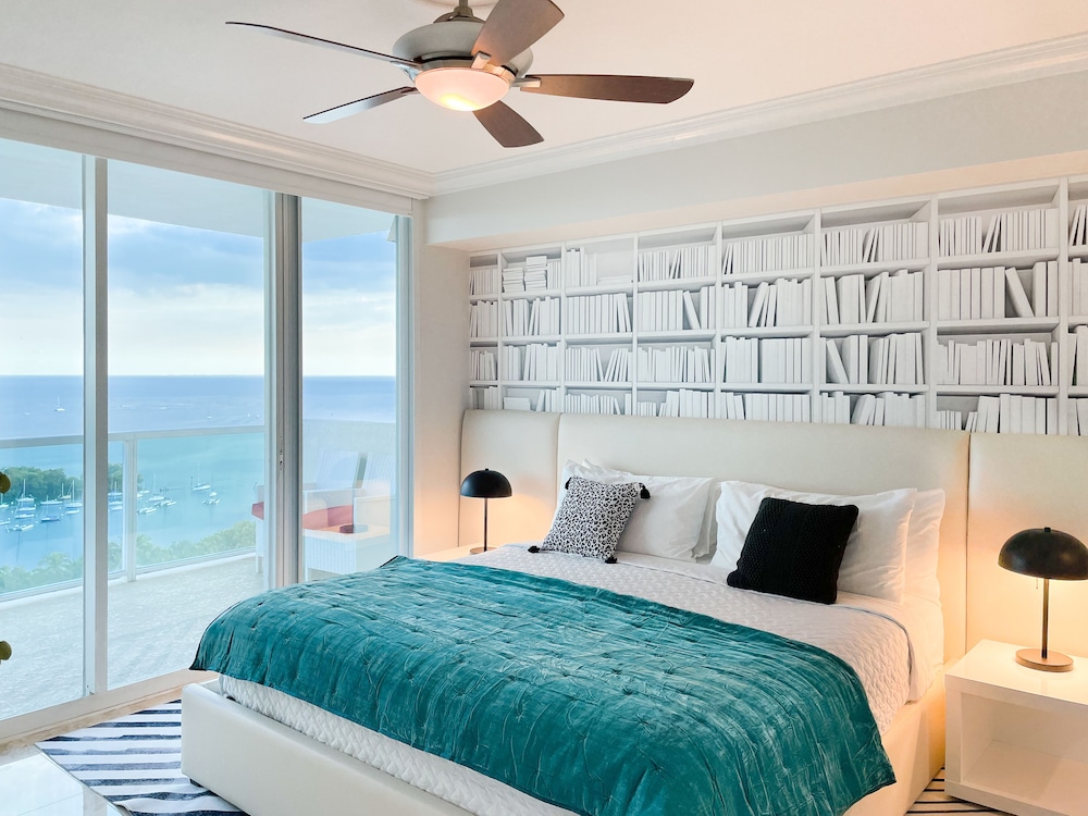 DELUXE, APARTMENT, KING BED, OCEAN VIEW, SOFA, BALCONY