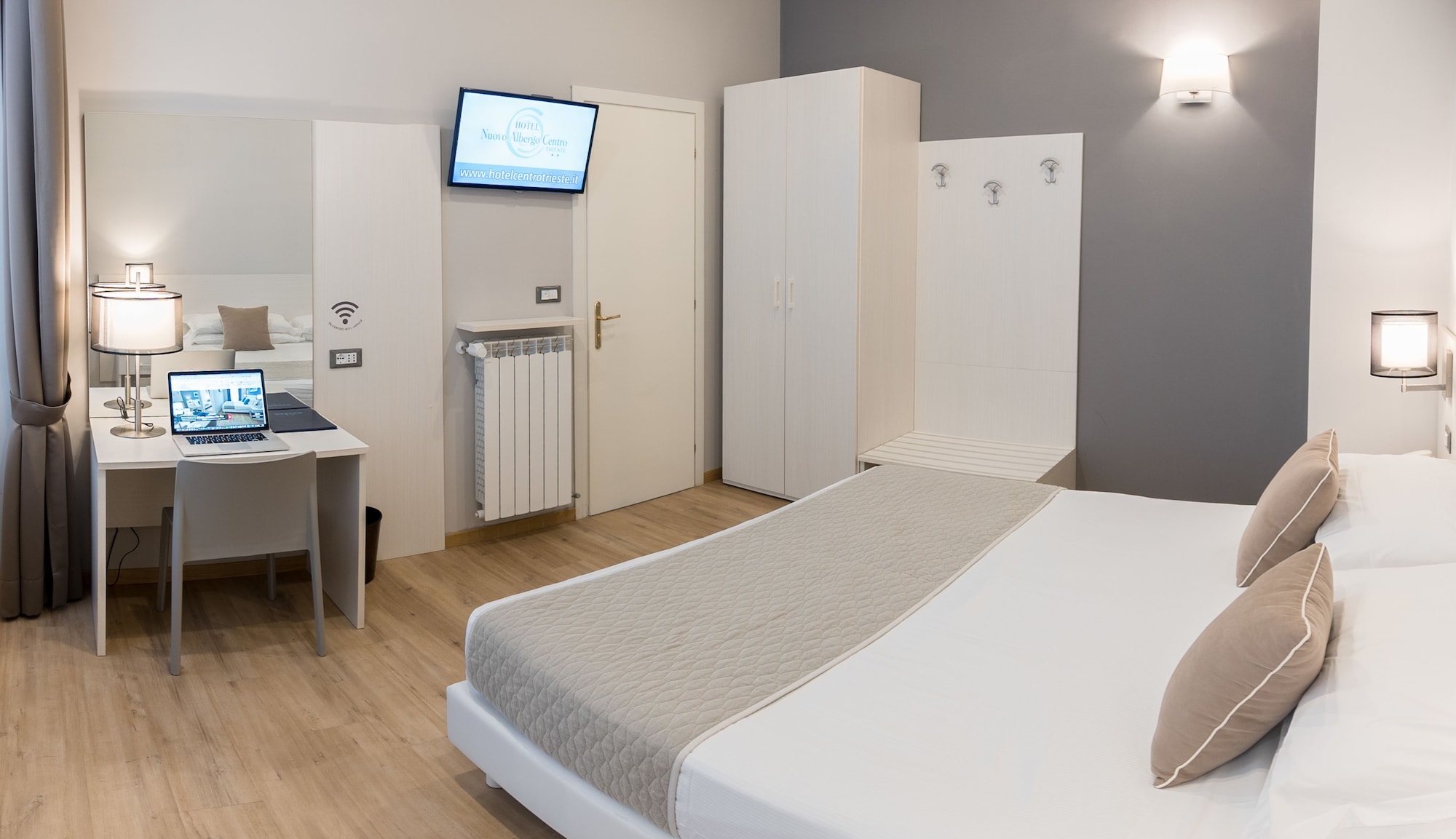 SUPERIOR, DOUBLE BED