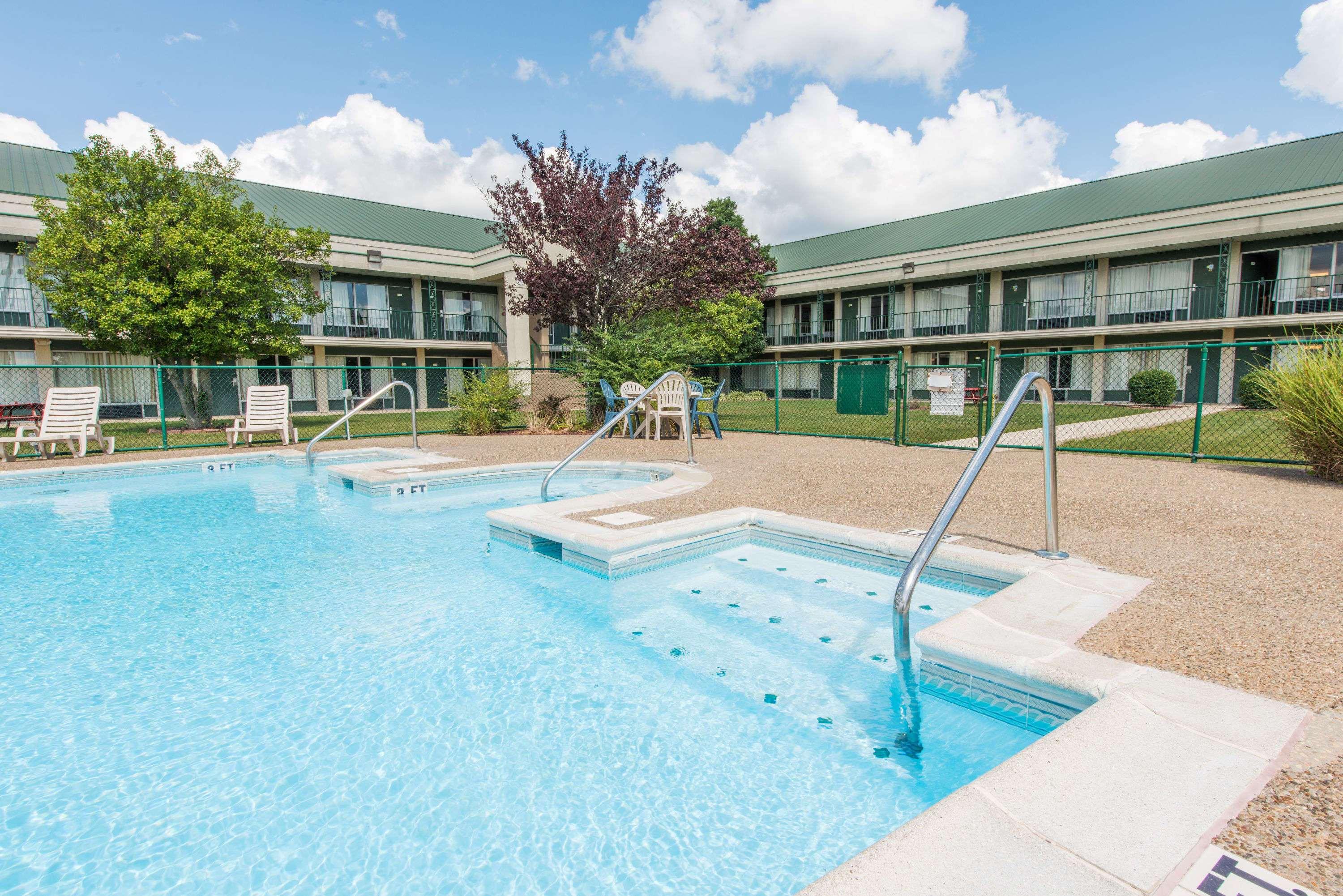 Days Inn by Wyndham Elizabethtown 9/16