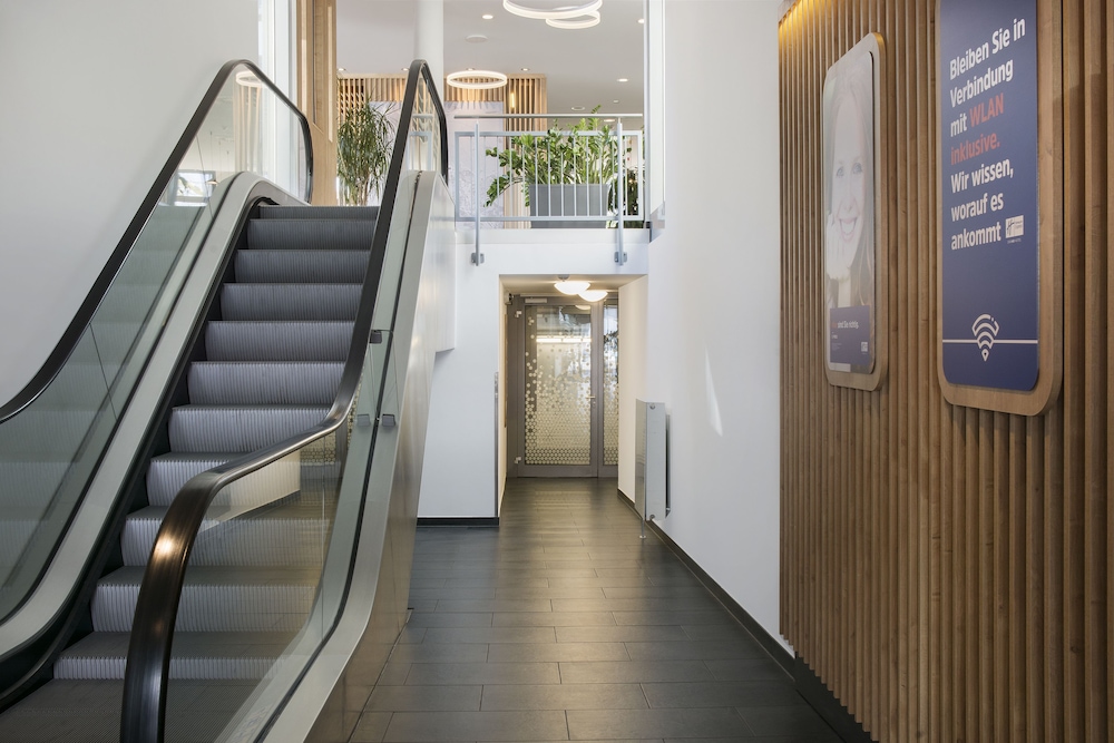 HOLIDAY INN EXPRESS BADEN BADEN 11/53