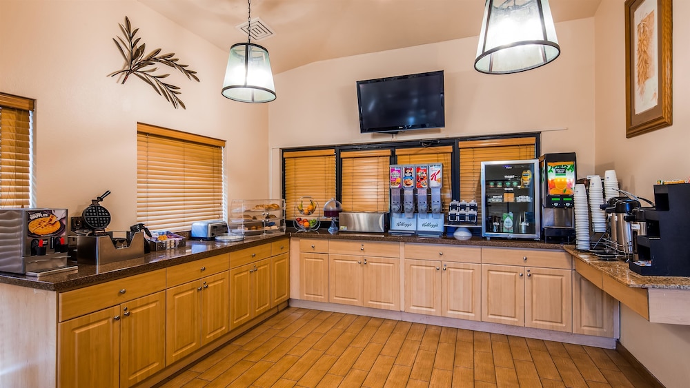 Best Western Sawmill Inn 8/31
