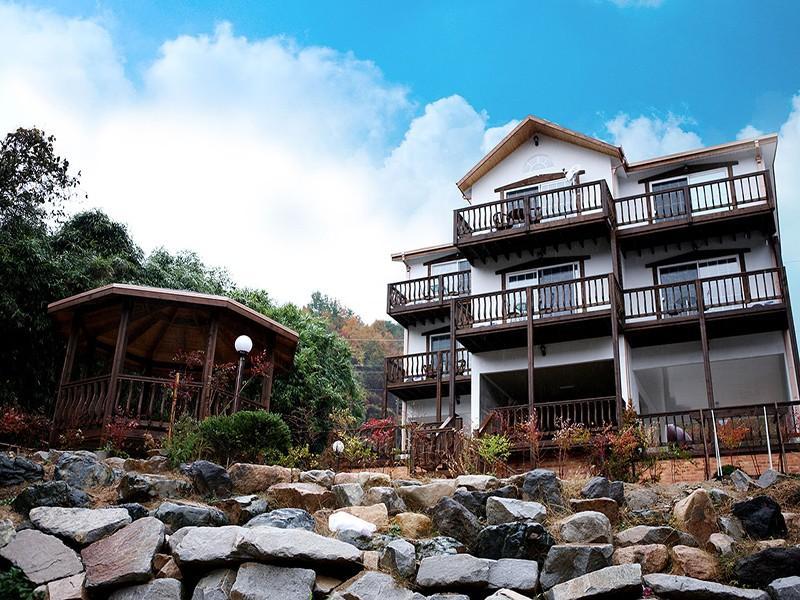 Gyeungju Love Story Pension 4/18