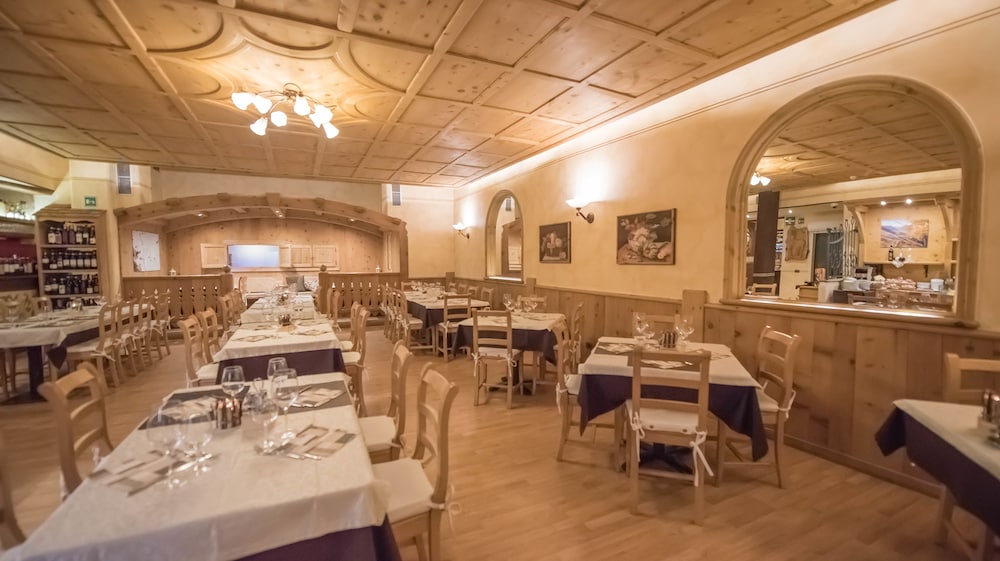 Capriolo Hotel 54/69