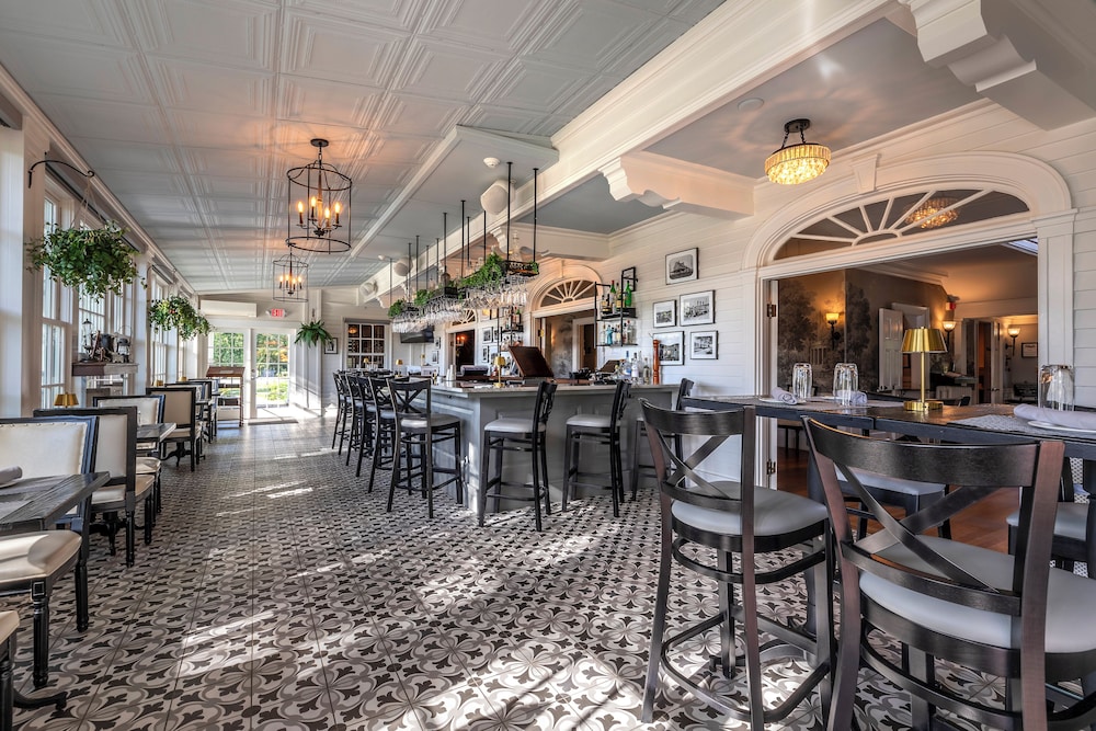 The White House Inn 37/50