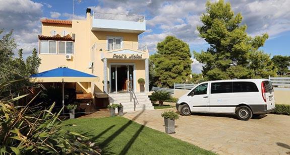 Peri's Hotel 15/19
