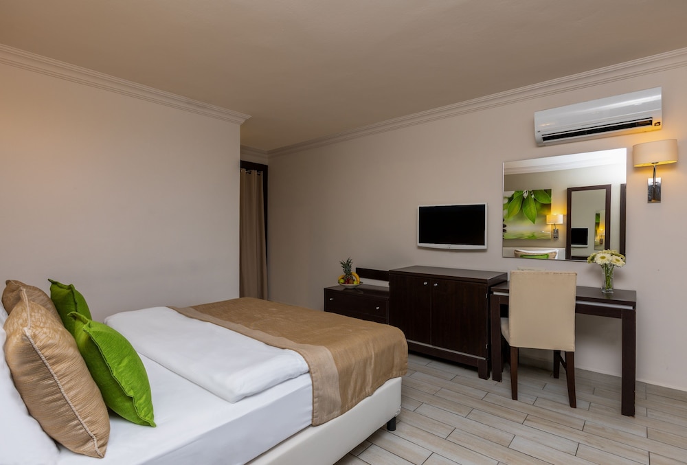 Marmaris Bay Resort - Adults Only (16+) 18/48