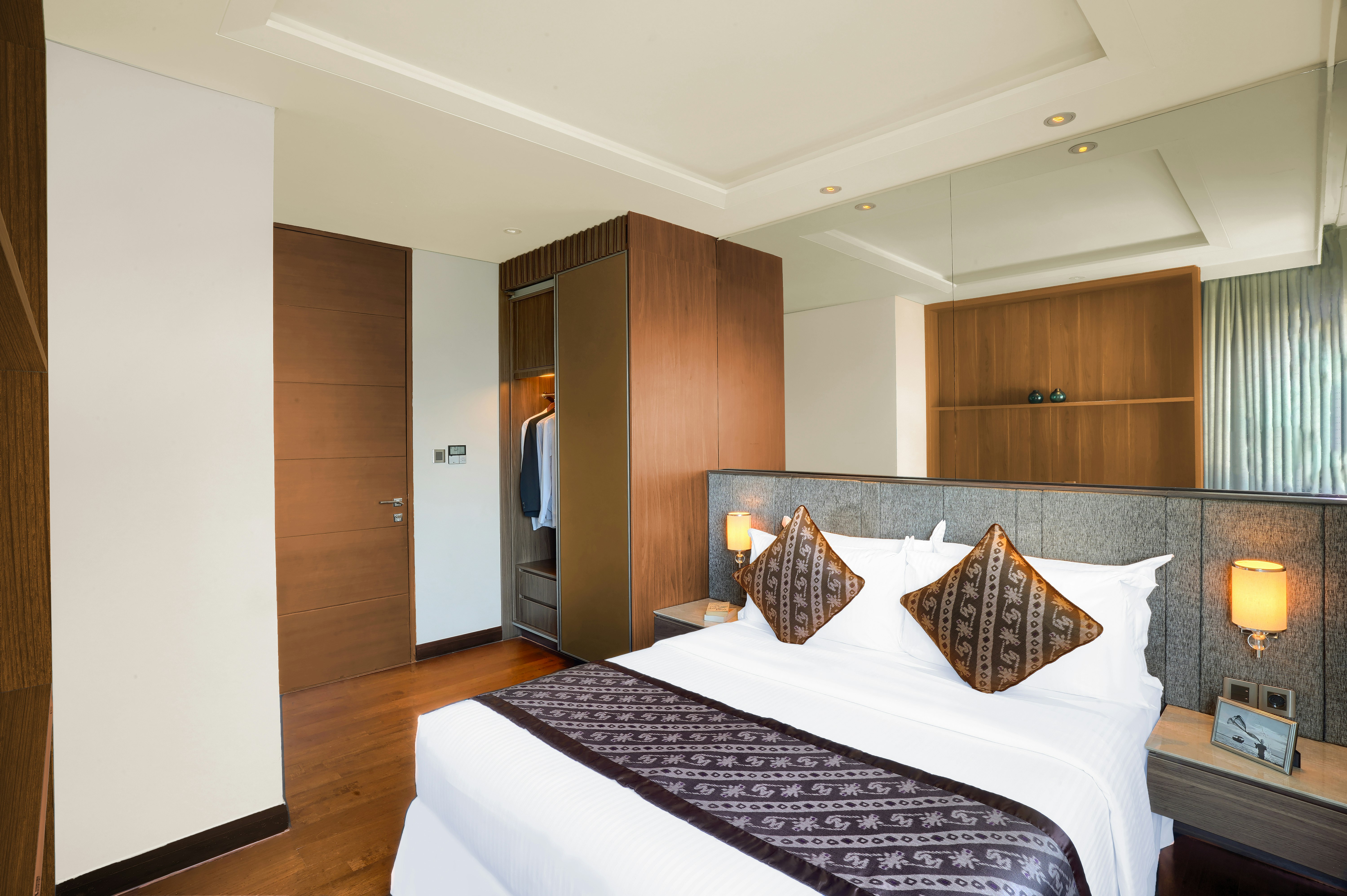 ASCOTT WATERPLACE SURABAYA 19/74