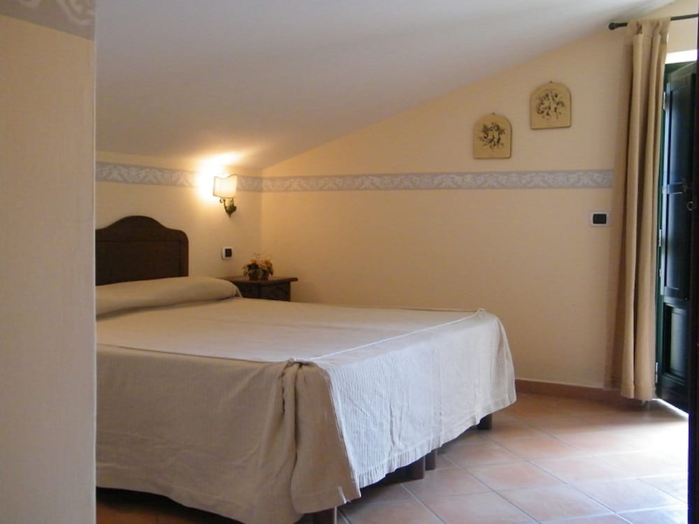 HOTEL VILLA DELLE MERAVIGLIE 25/67