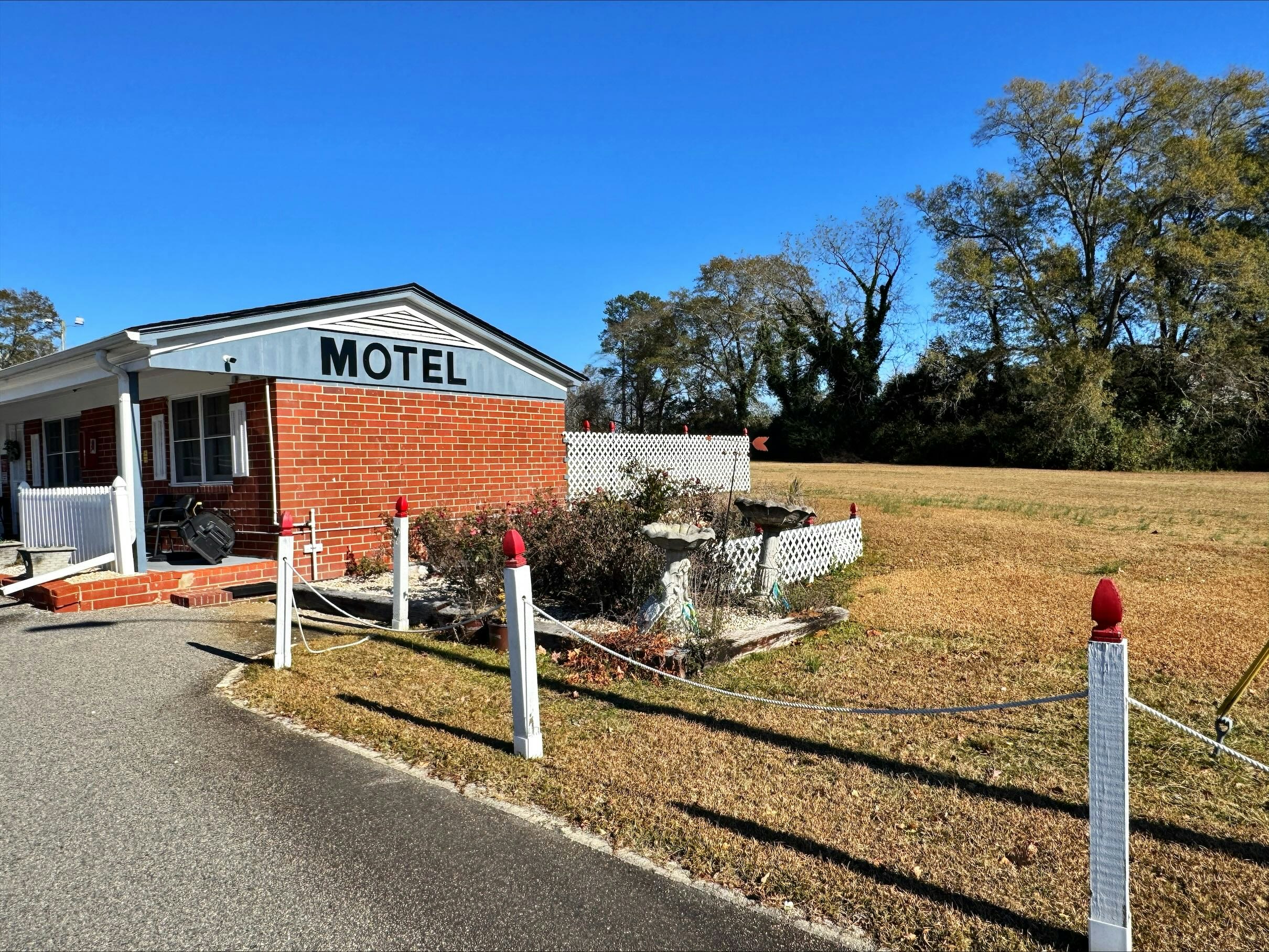 Chesterfield Hotel by OYO Hwy 9 51/55