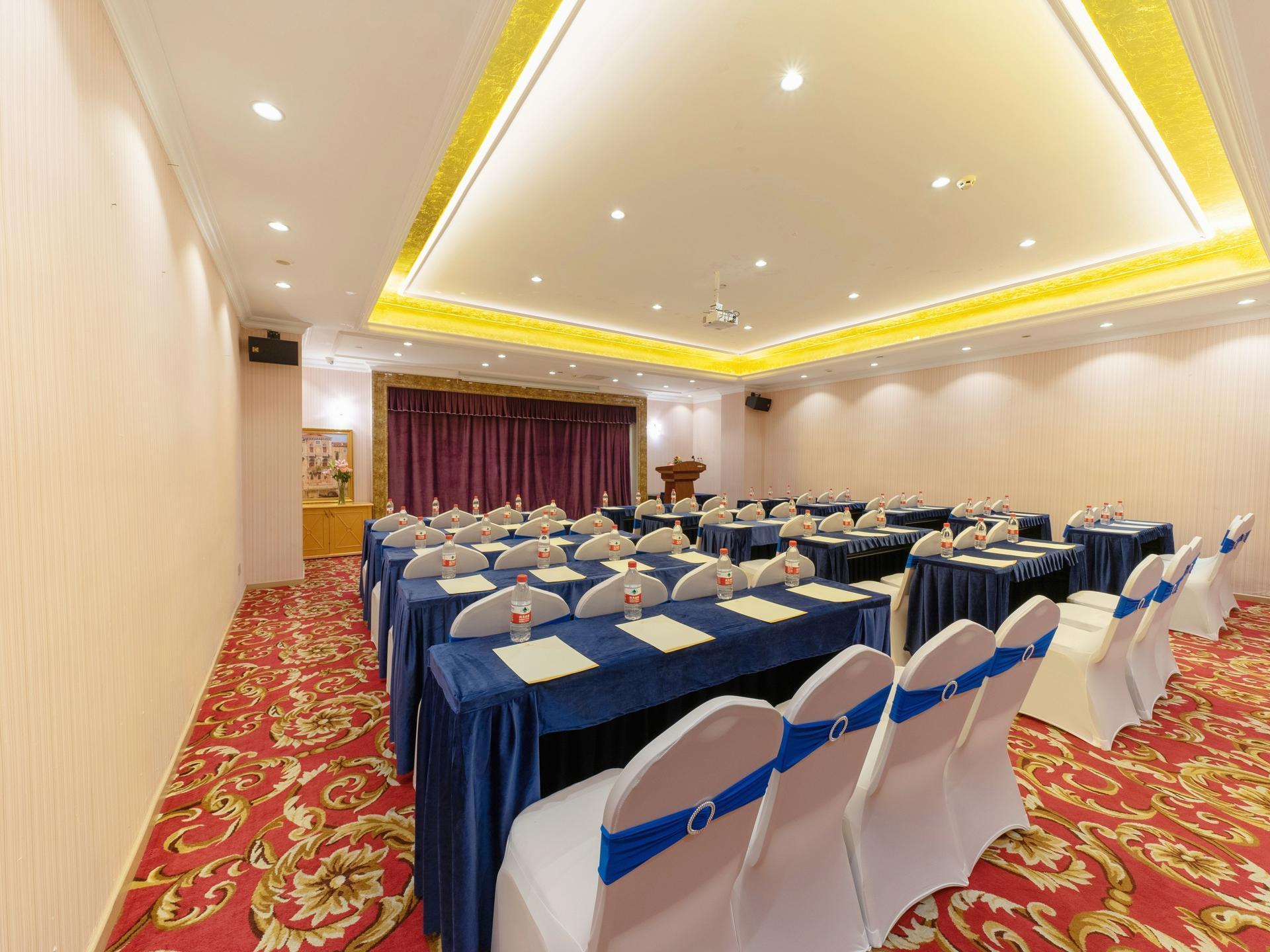 Vienna Hotel (Dongguan Dalang Bus Station) 35/42