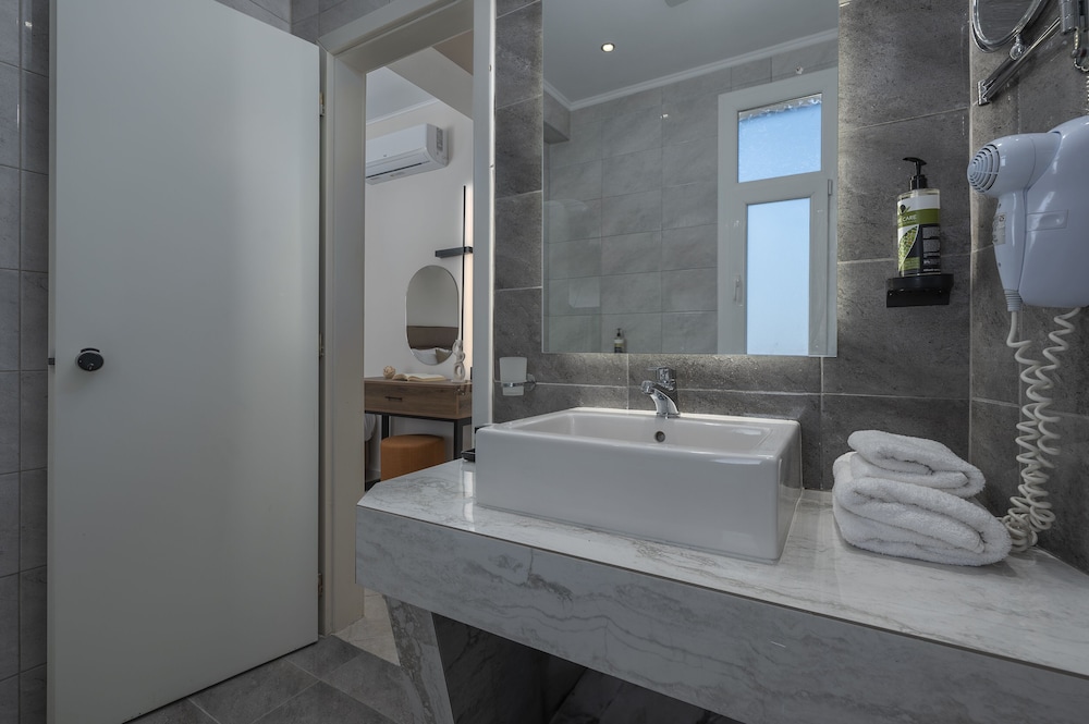 Alia Palace - Adults Only 45/50