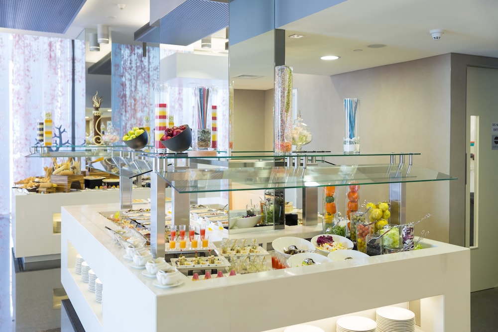 restaurant cafeteria