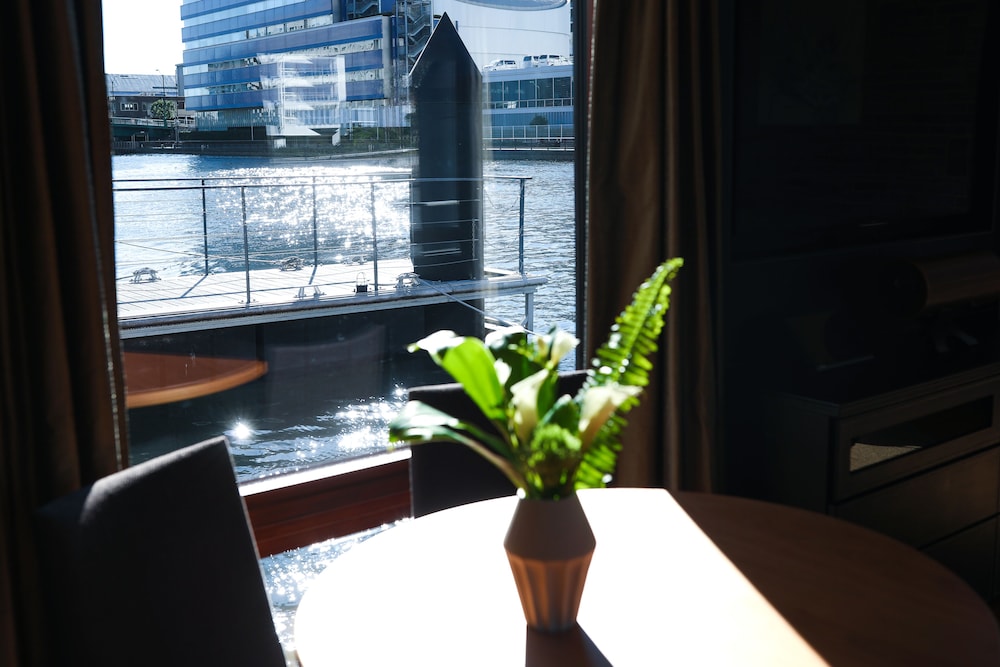 PETALS TOKYO - Floating Hotel 36/47