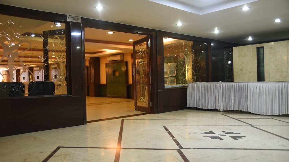 Maurya Hotel 12/66
