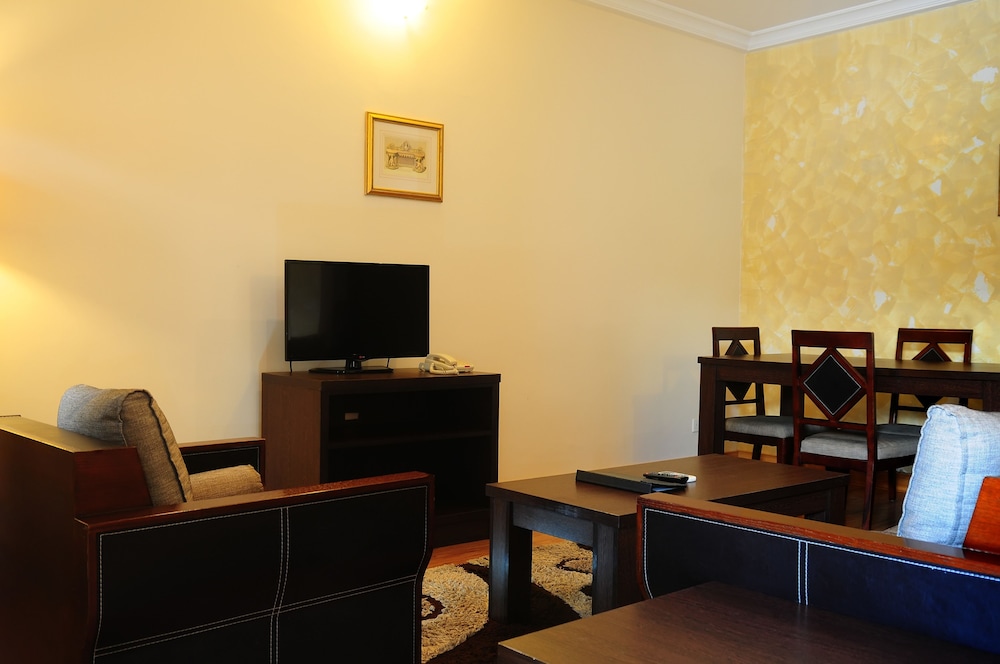 PROTEA HOTEL APO APARTMENTS 12/20