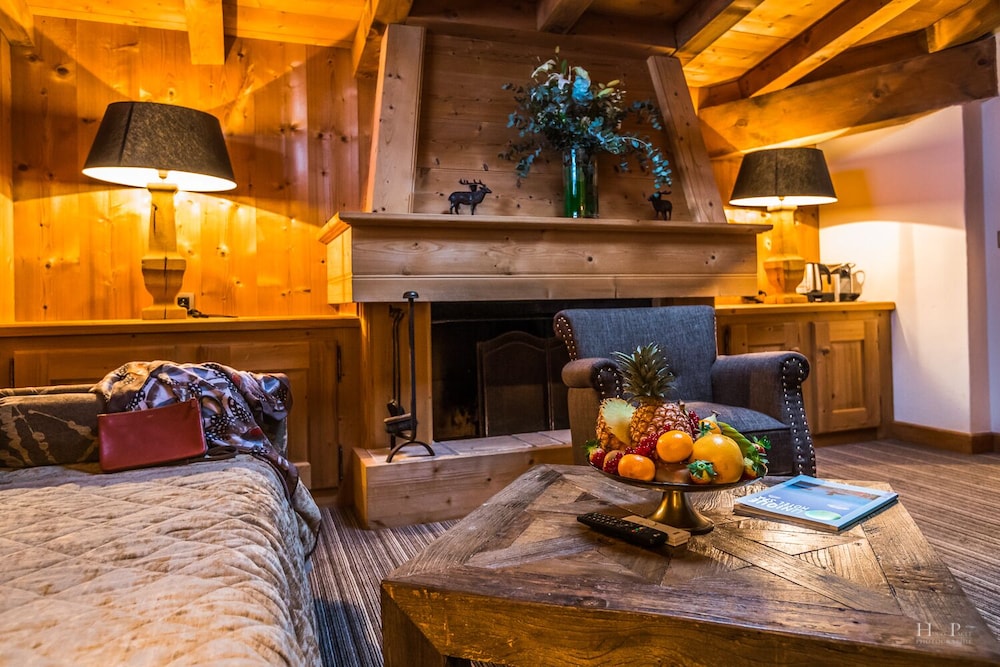 Hôtel Le Fer à Cheval 18/50