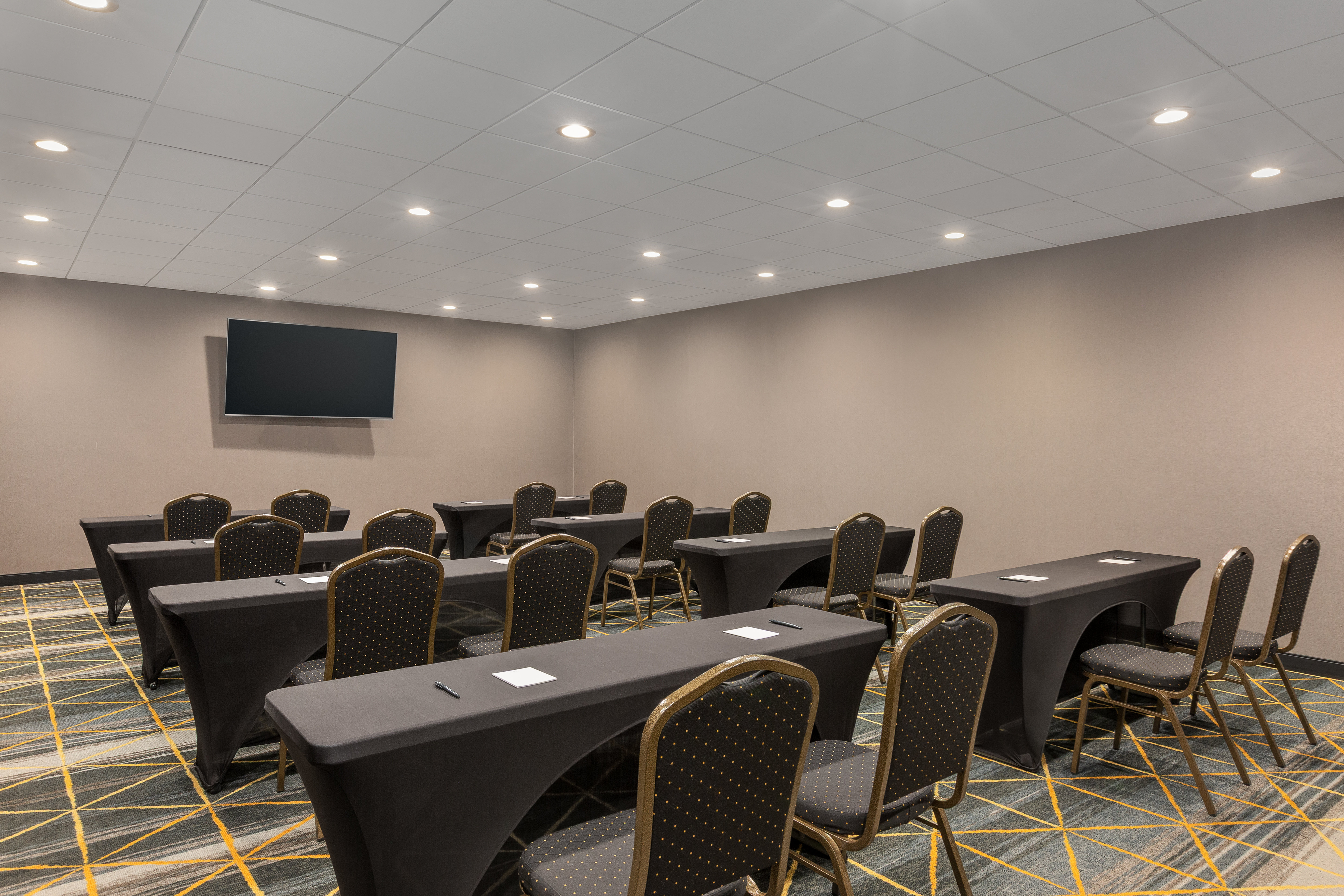 Holiday Inn & Suites Detroit - Troy, an IHG Hotel 45/50