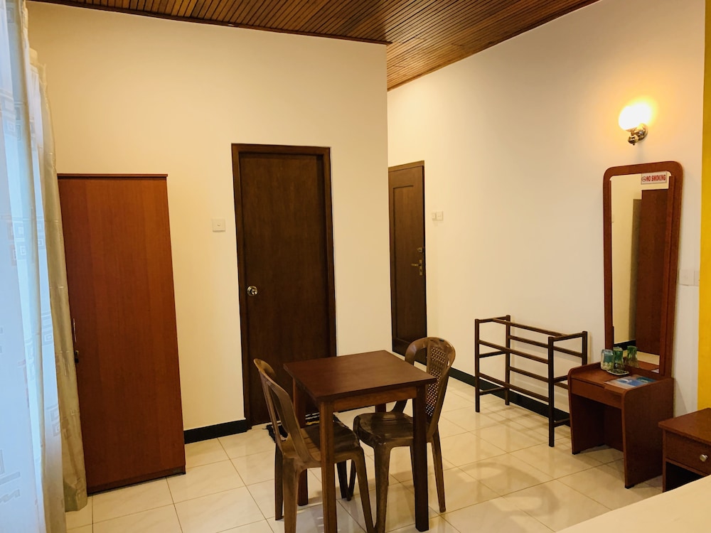 Sams Guest House 18/36