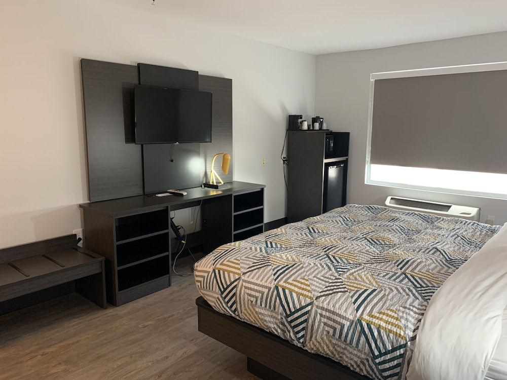 Hawthorn Extended Stay by Wyndham Hobbs 36/50