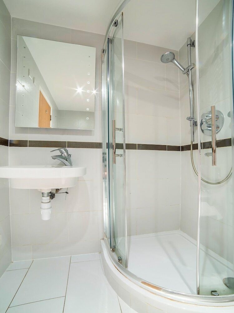 OYO The Chiltern Hotel 42/45