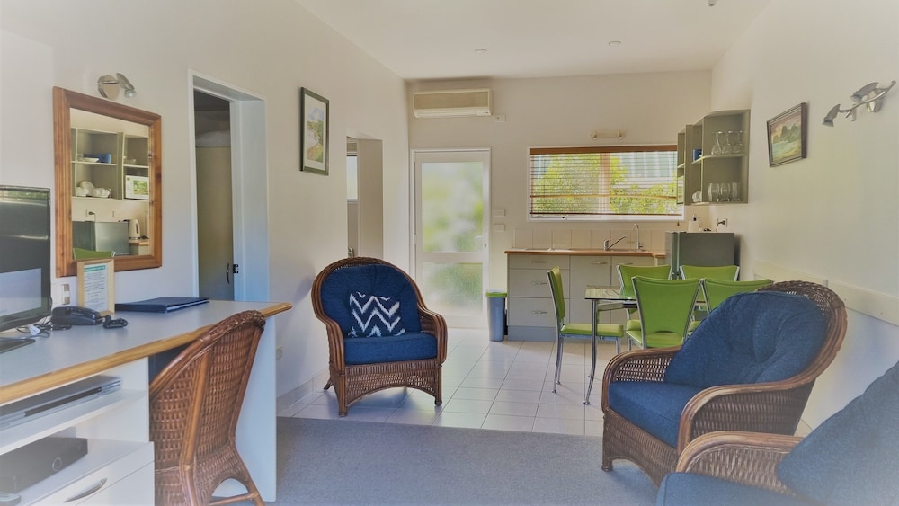 Admirals View Lodge 3/56