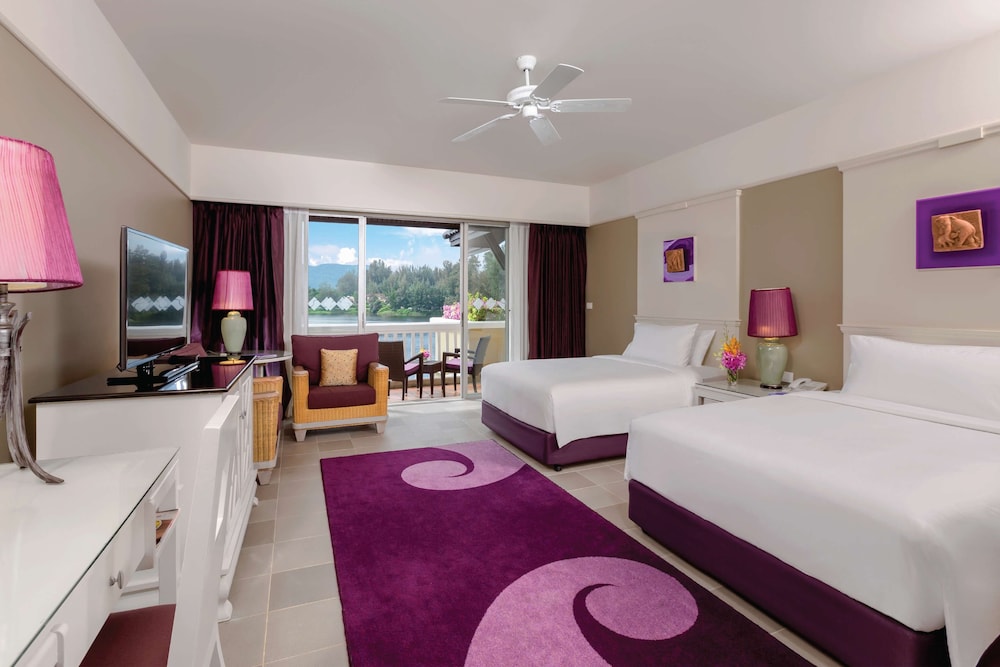 LAGOON, TWIN BEDS