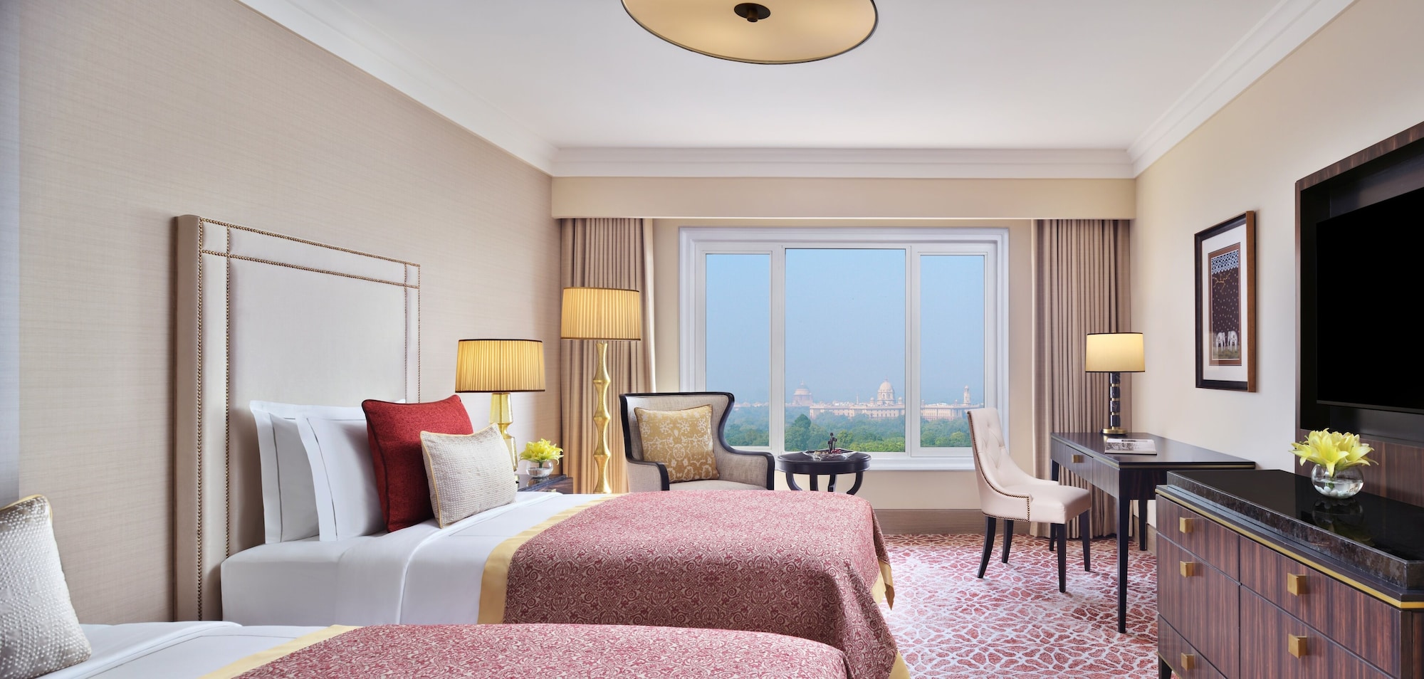 Luxury, Twin Beds, City View
