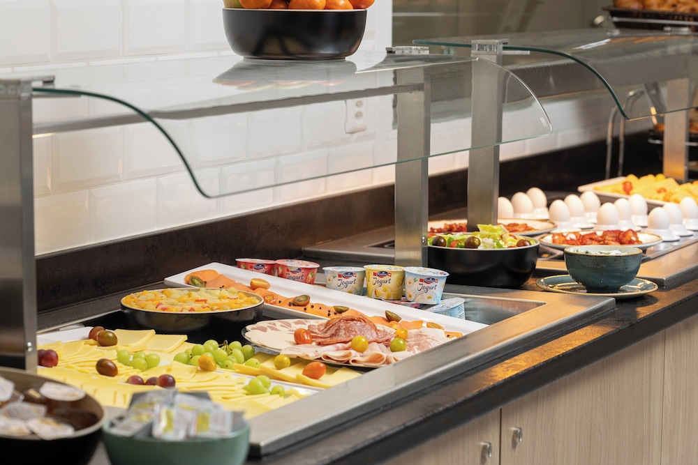Holiday Inn Express and Suites Sion By IHG 22/50