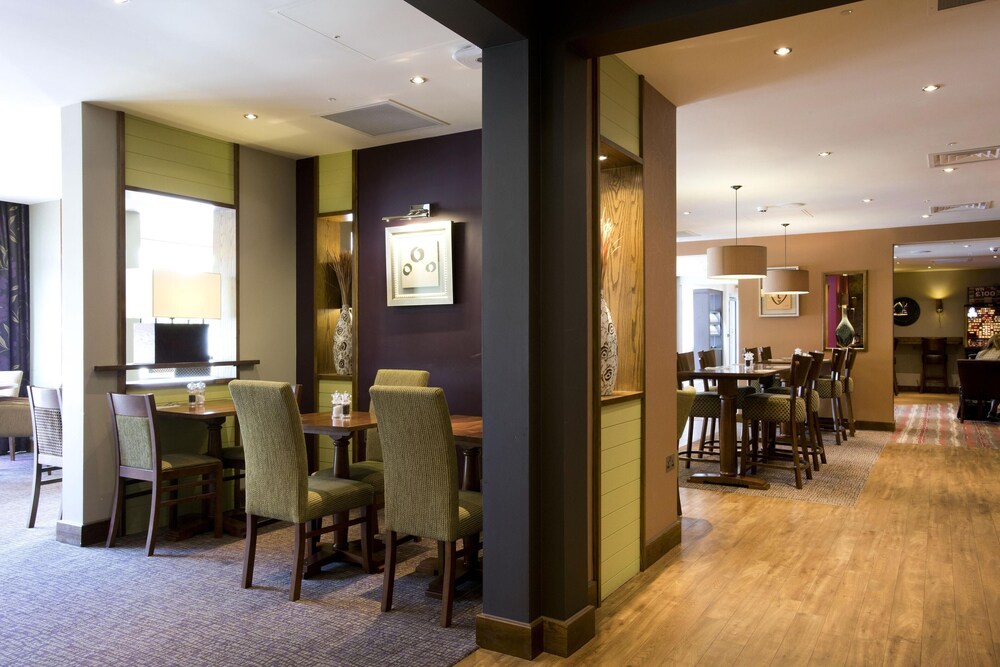 Premier Inn Aberdeen Airport (Dyce) 41/53