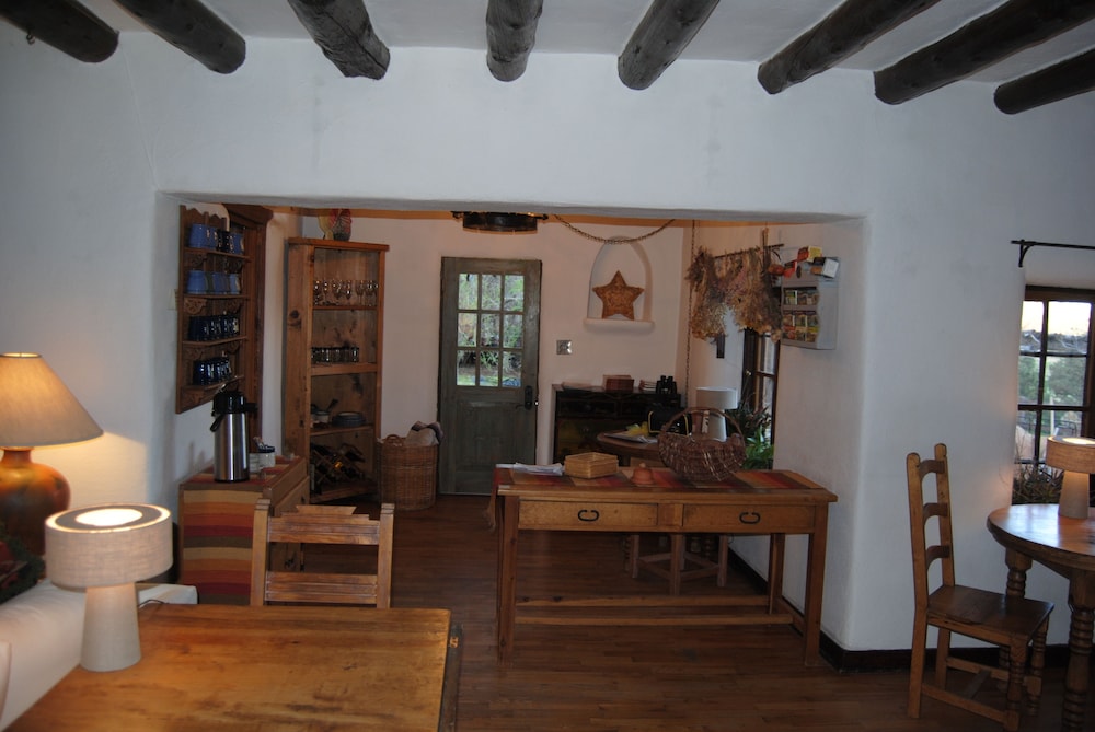 Old Taos Guesthouse Bed and Breakfast 56/69