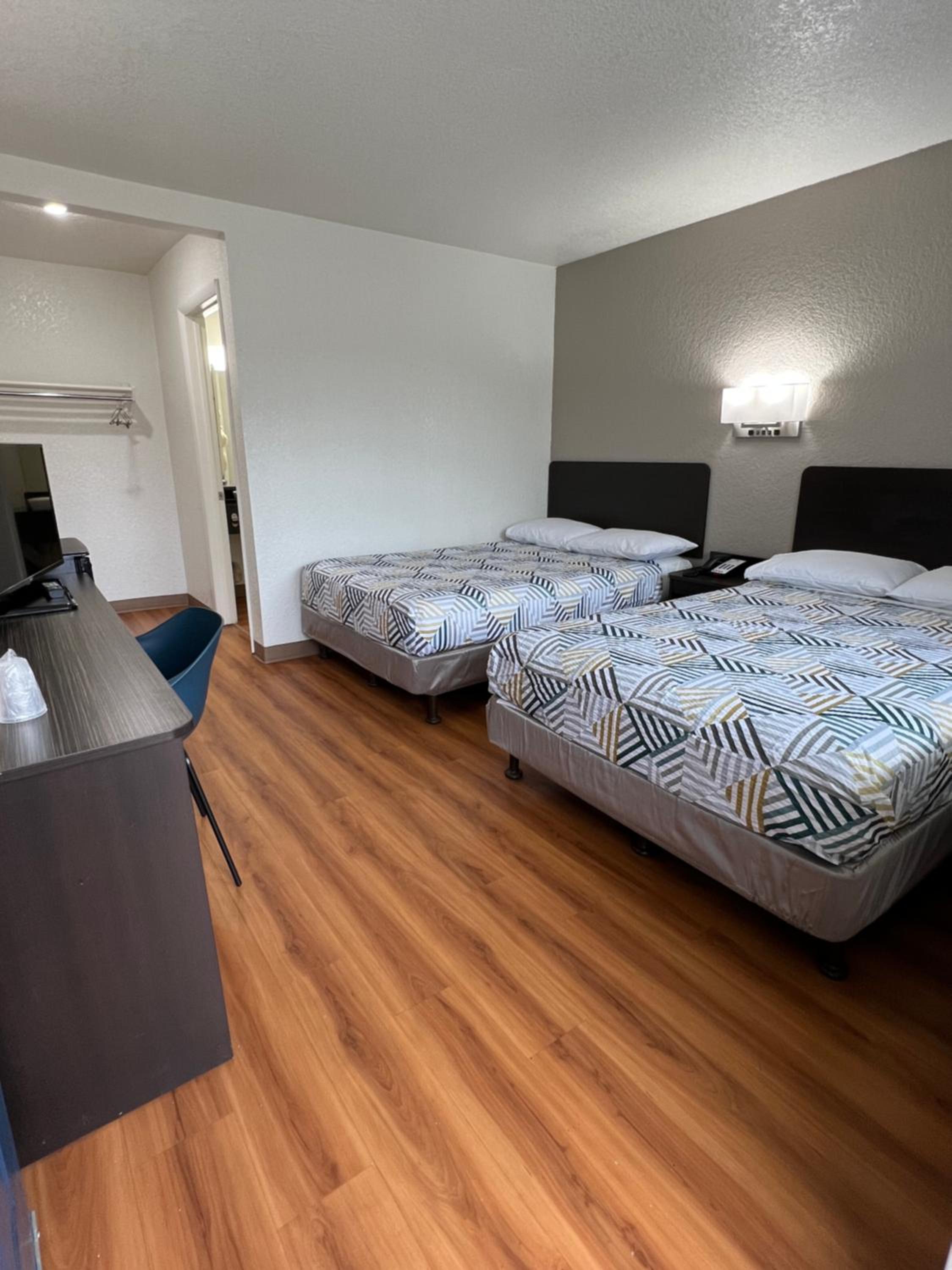 غرفة رباعية، Motel6 Longview, TX 2/10