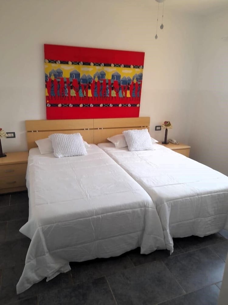 Room, Twin Beds, Porta Do Vento 3/6
