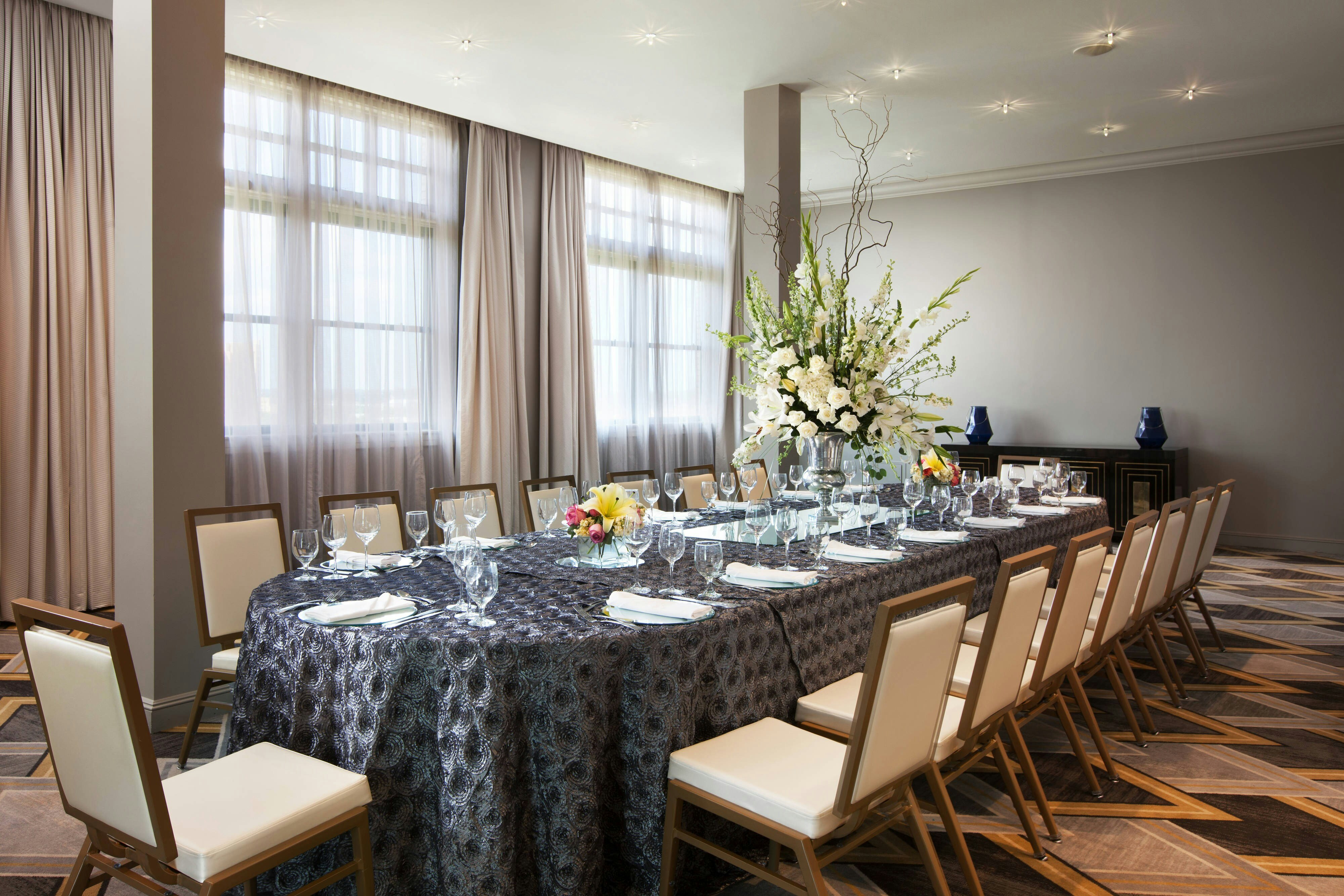 The St. Anthony A Luxury Collection Hotel San Antonio 24/36