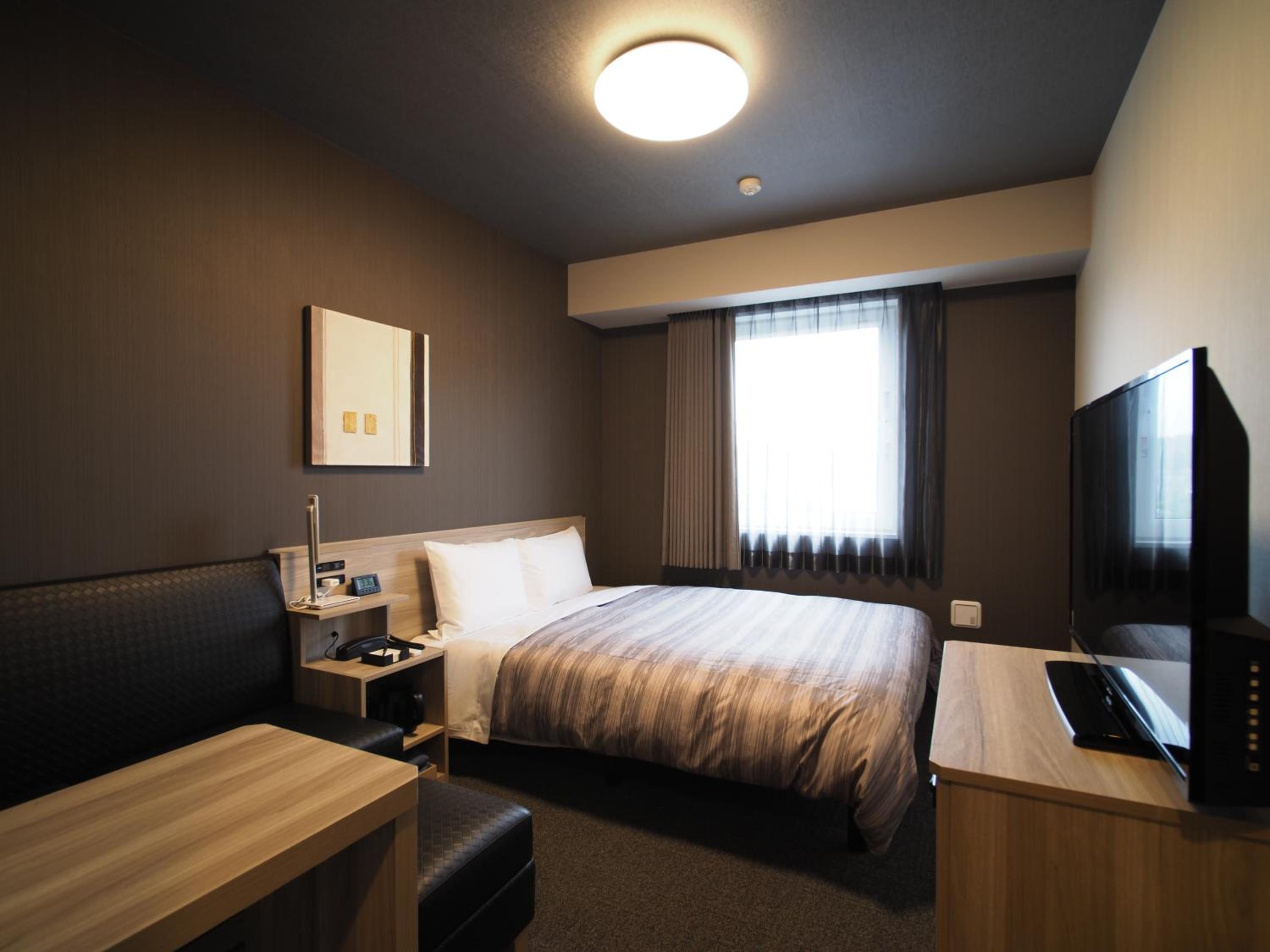 Room, Semi Double Bed, Electronic Cigarette Only, Smoking