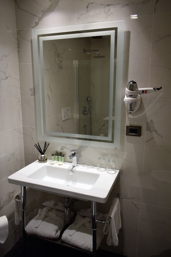 Raeli Hotel Archimede 42/44
