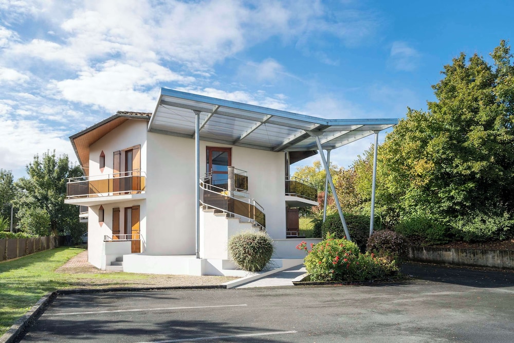 Sure Hotel by Best Western Saintes 7/63