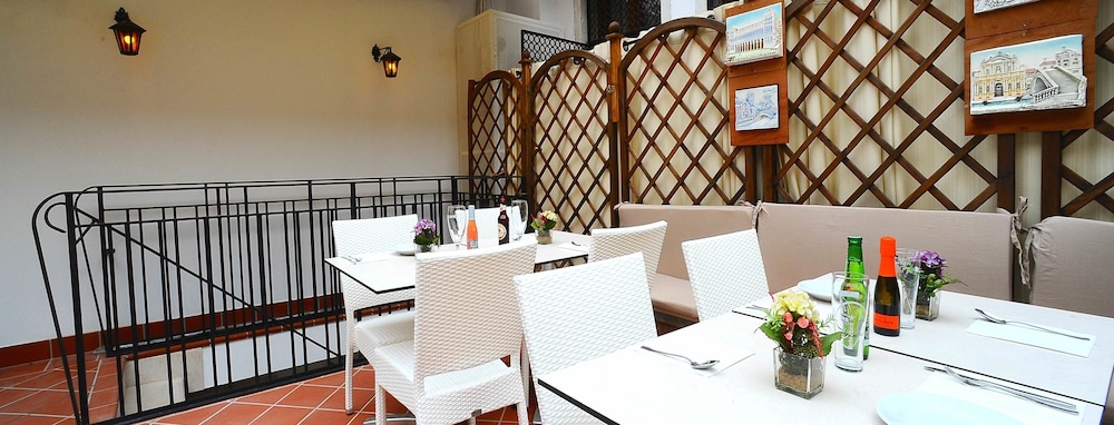 Hotel Fontana 25/28