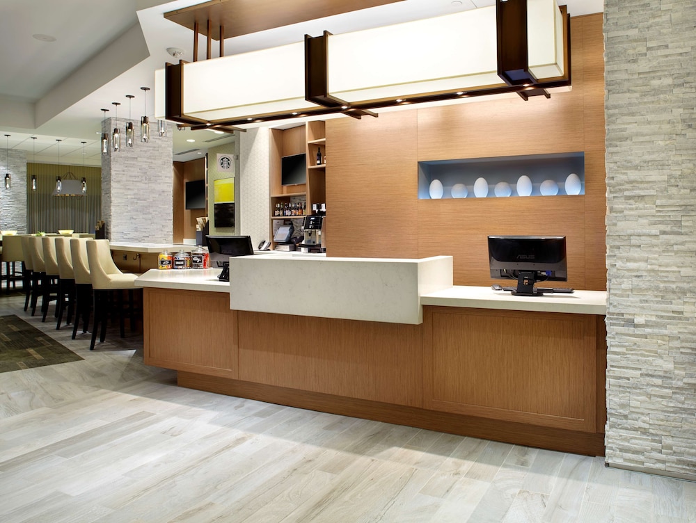 Hyatt Place Miami Airport East 6/50
