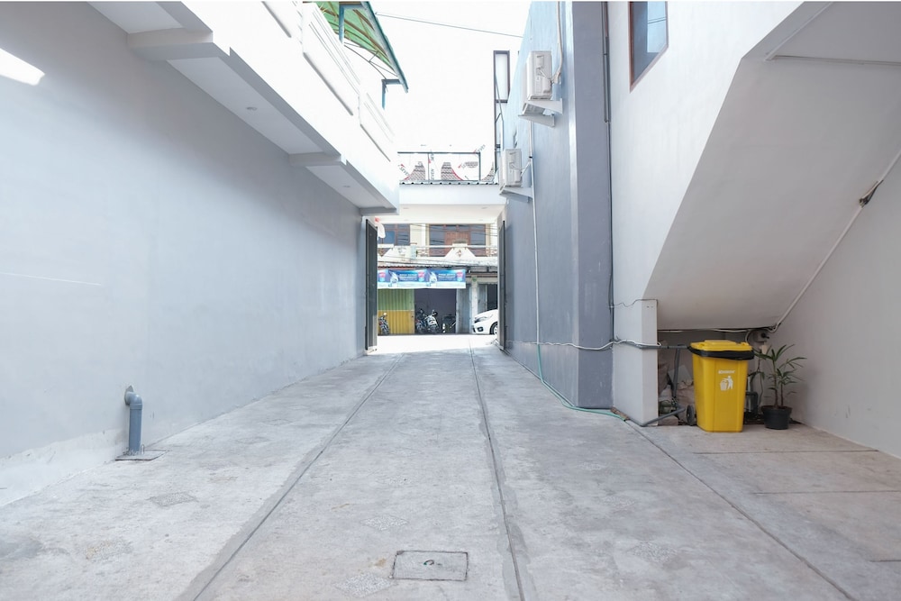 OYO 1454 111 Residence 14/18