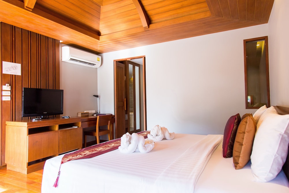 MAEHAAD BAY RESORT 34/68