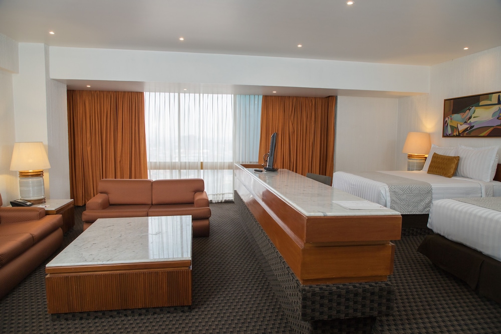 TOWER, PANORAMIC, SUITE, 2 QUEEN BEDS, CITY VIEW