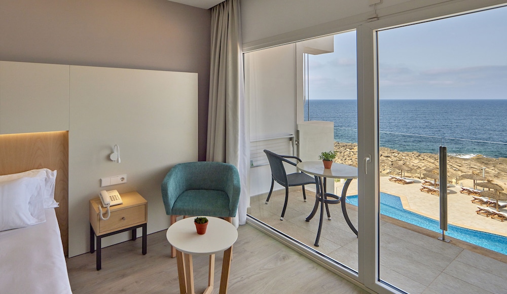 Universal Hotel Cabo Blanco Adults Only 21/75