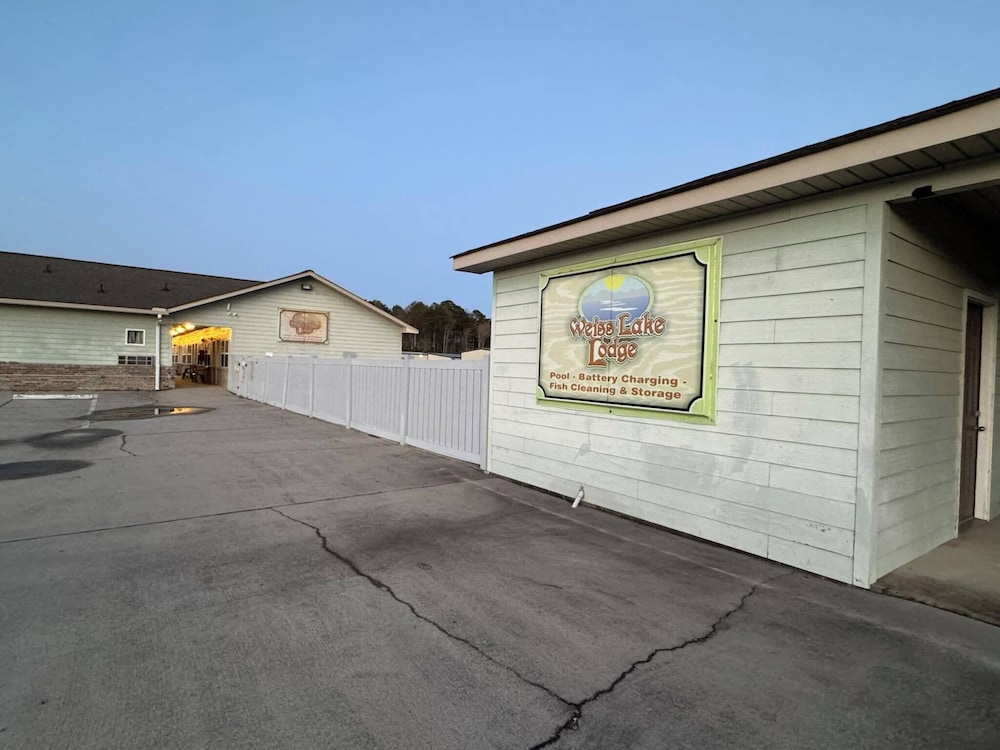 Weiss Lake Lodge 46/64