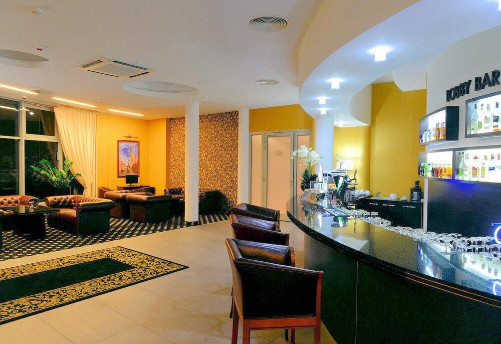 Business Faltom Hotel 40/56