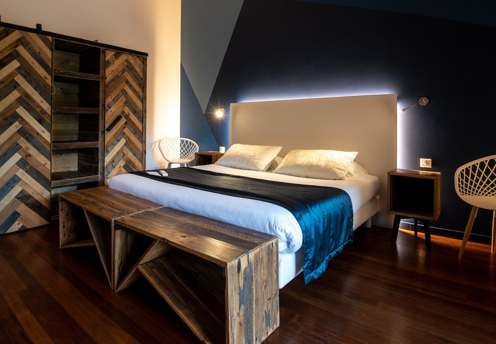 RELAIS DU SILENCE LES FRERES IBARBOURE - TABLE ET HOSTELLERIE 11/51