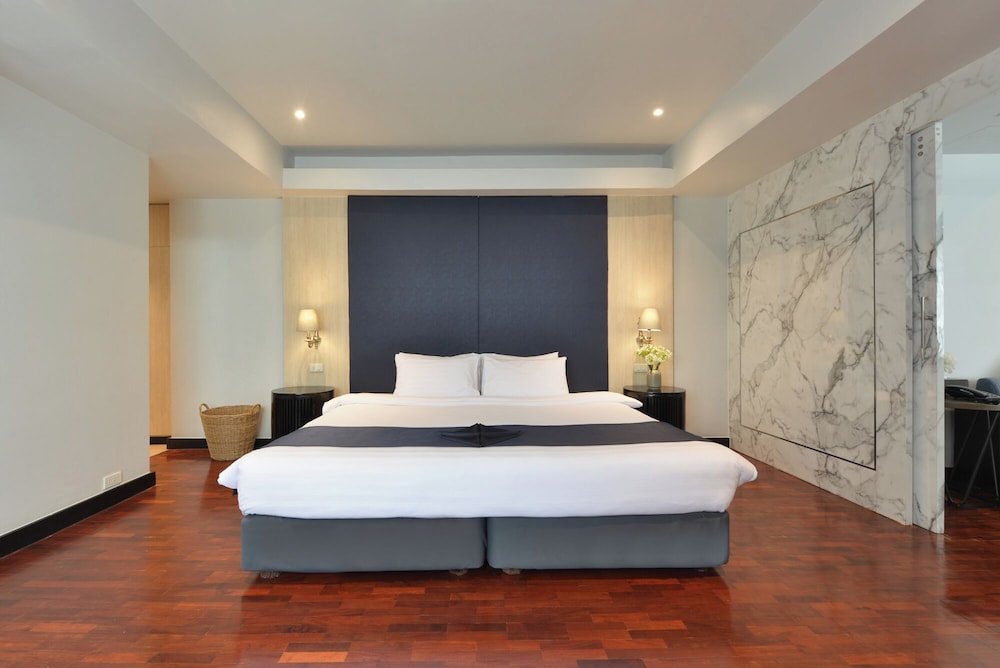 1 BEDROOM DELUXE