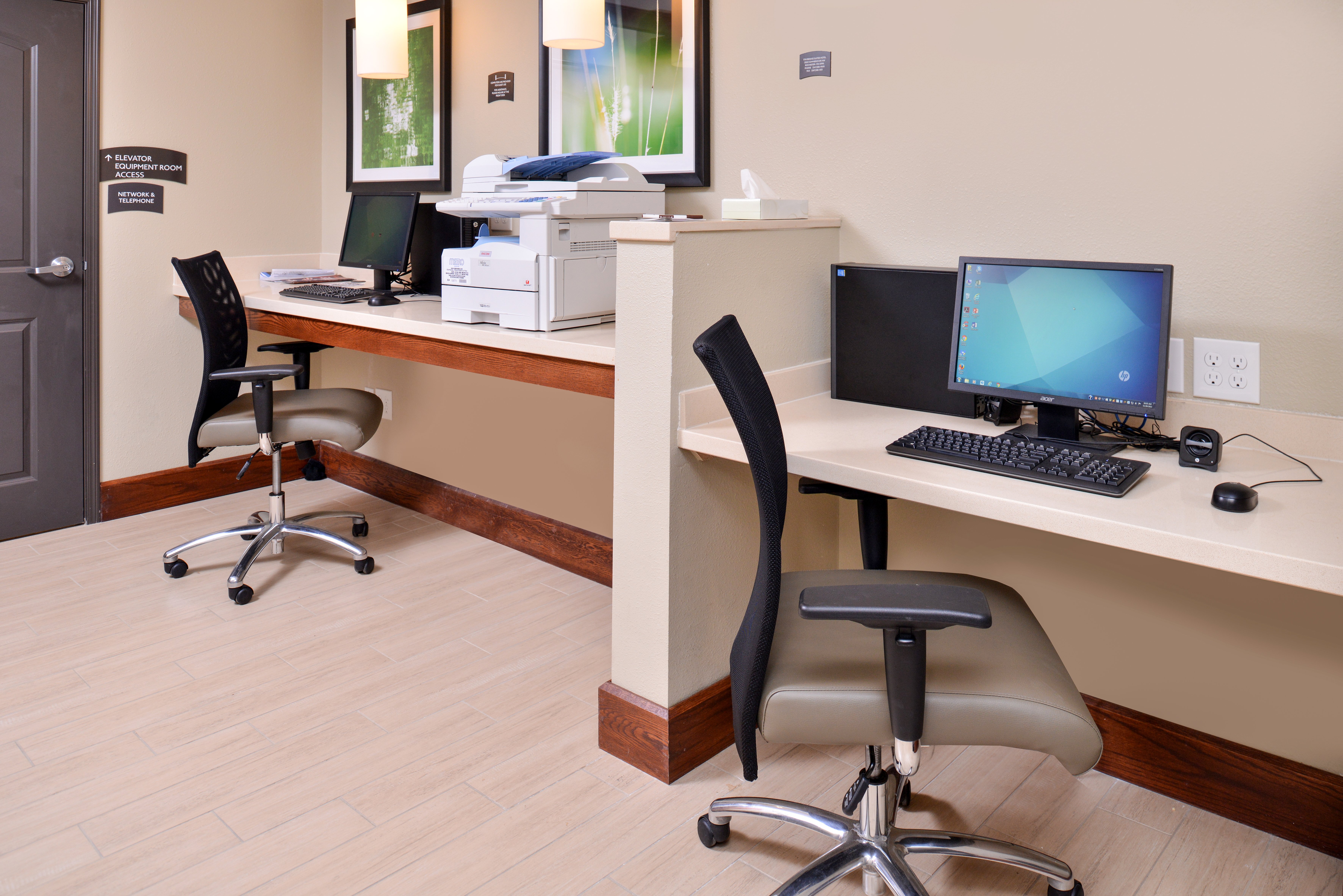 STAYBRIDGE SUITES ROCHESTER COMMERCE DR NW 47/56