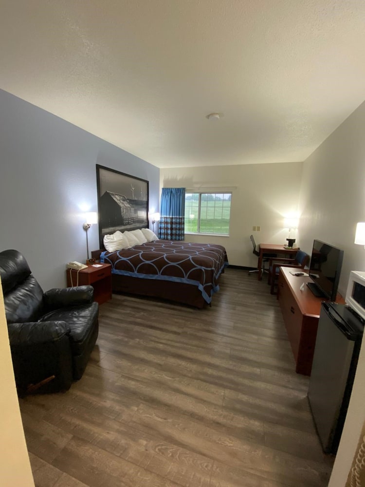 Super 8 by Wyndham Ida Grove 30/40